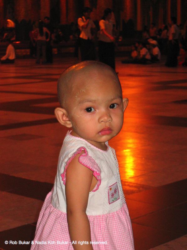 Little girl, The Shwedagon